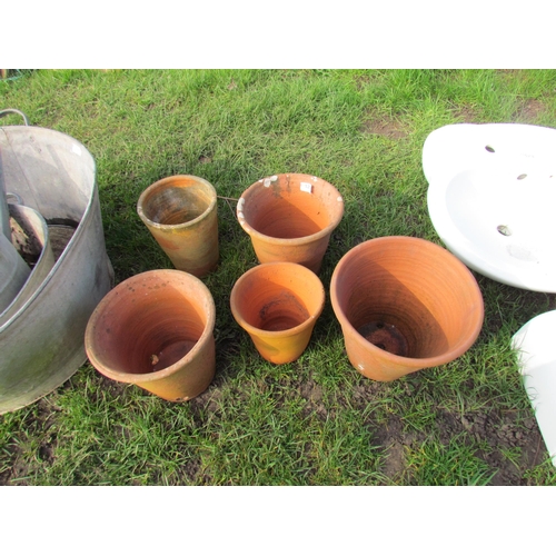 5207 - Five assorted terracotta pots