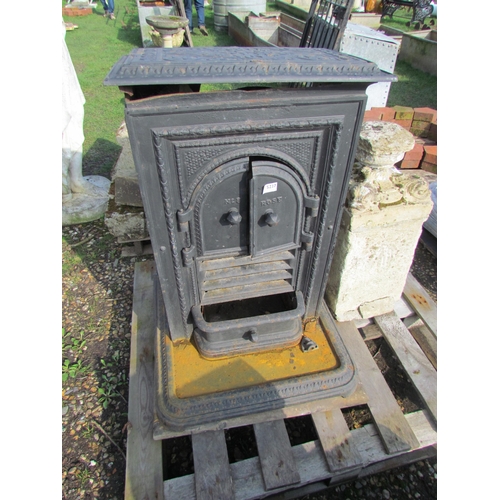 5237 - A cast iron No.3 Rose stove on York stone base, a/f