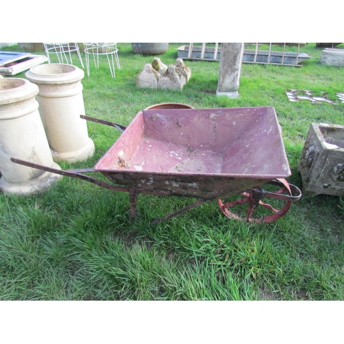 5297 - A metal wheelbarrow