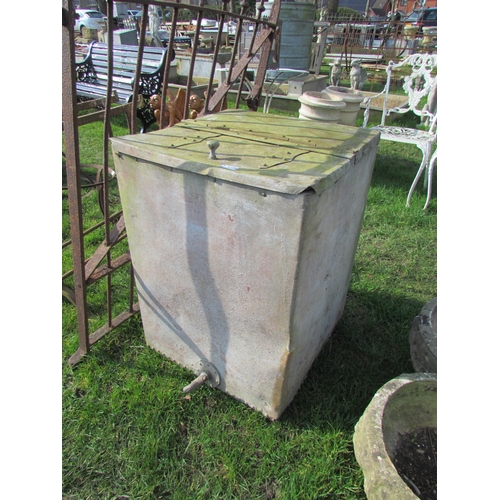 5359 - A galvanised lidded tank with tap, 22.5