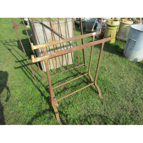 5361 - A pair of cast iron trestles