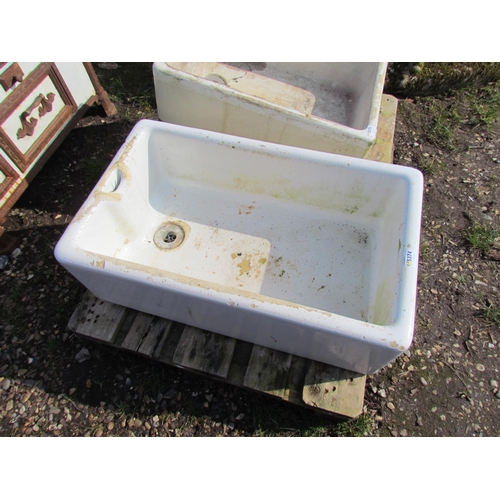 5374 - A Belfast sink  (E)  £15-20