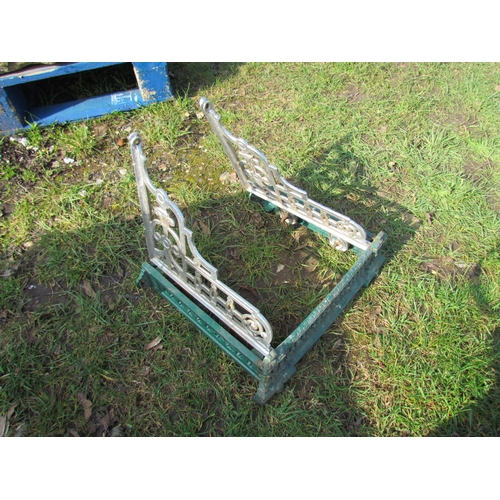 5379 - An alloy sink bracket  (E)  £10-15