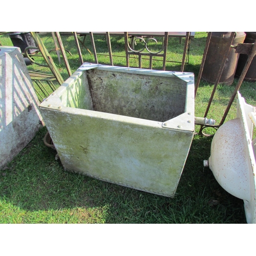 5384 - A galvanised water tank, 26