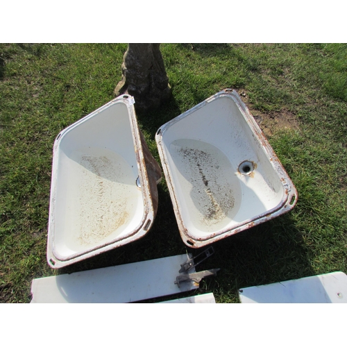 5420 - Two cast iron, enamelled rectangular basins  (E)  £20-40