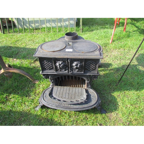 5436 - A cast iron Queenie stove  (R)  £150