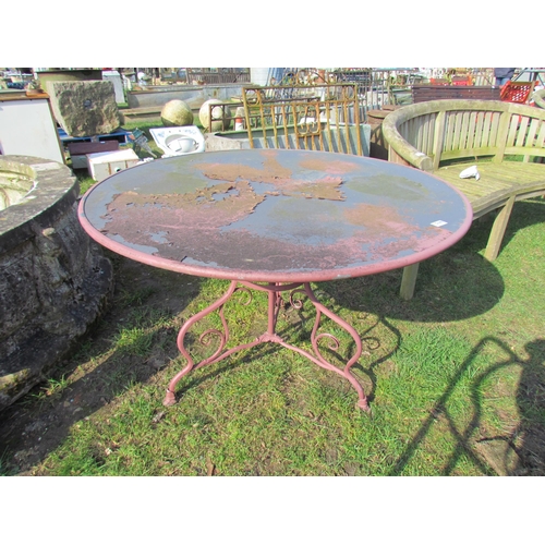 5446 - A French metal circular garden table, 43