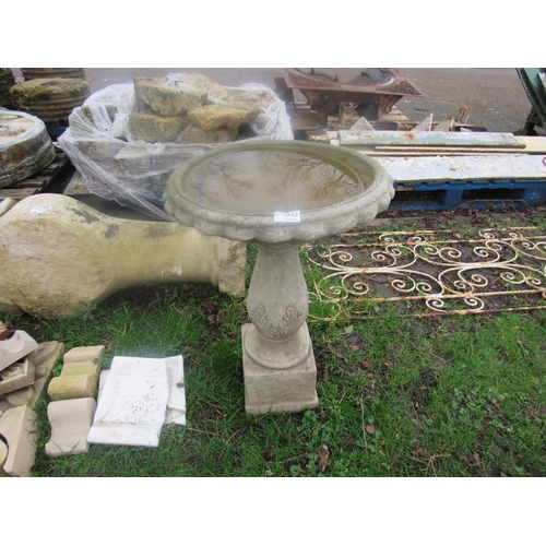 5033 - A composition birdbath, 25