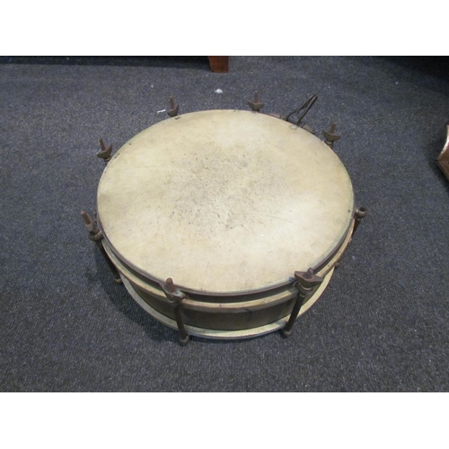 1072 - A brass drum