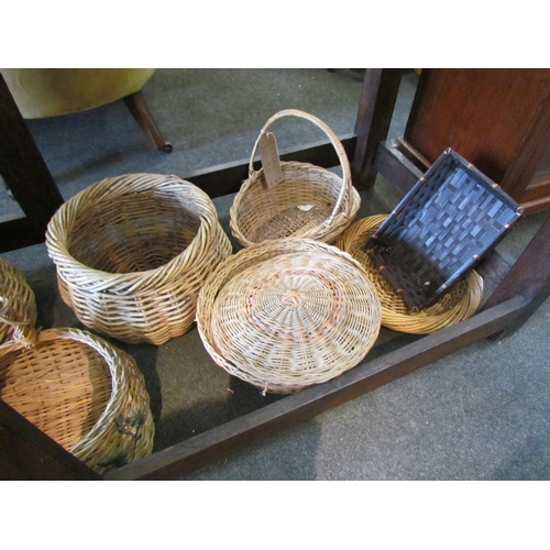 1131 - A collection of wicker baskets