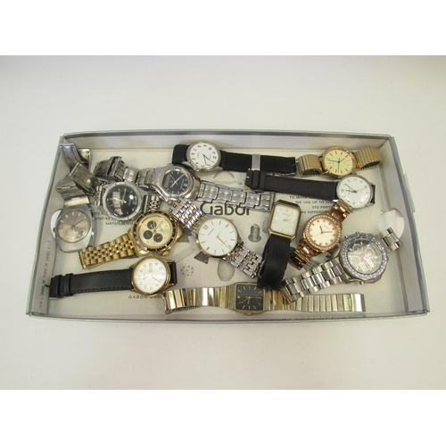 1318 - 13 Sekonda gent's wristwatches of various designs including Deuxe, Quartz, Chrono