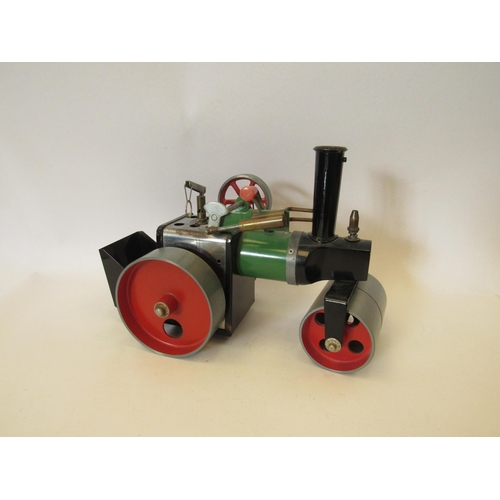 1365 - A Mamod steam roller