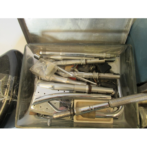 1373 - A collection of mostly dental equipment