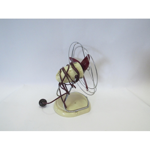 1266 - A Pifco bakelite desk fan   (R) £20