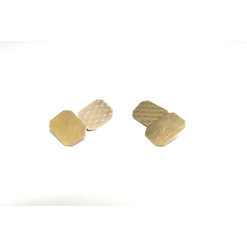 7386 - A pair of 9ct gold cufflinks, 4.8g