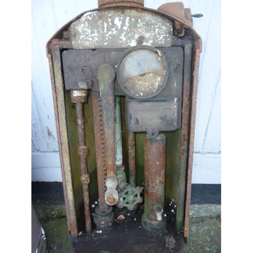 6009 - A Vintage fuel station pump    (E)  £200-300