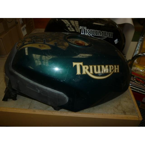 6041 - A Triumph motorcycle fuel tank