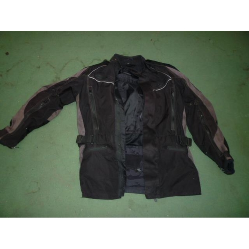 6071 - A Buffalo Raider motor cycle riding suit(no size label), a size 10 Hein Gerickle leather jacks and a... 