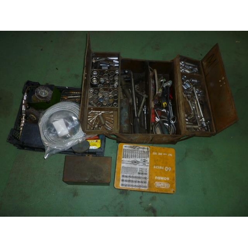 6099 - Mixed tools including tap and dies, brush heads, sockets and spanners, etc