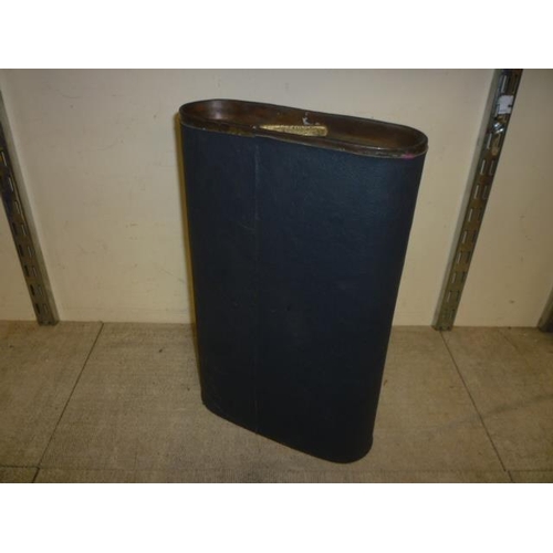 6107 - A vintage copper warmer