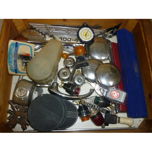 6171 - A display box containing mixed items including switches, badges and ford promo jewellery etc