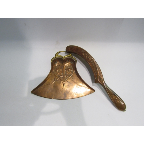 4231 - A copper and brass Art Nouveau crumb scoop and tray