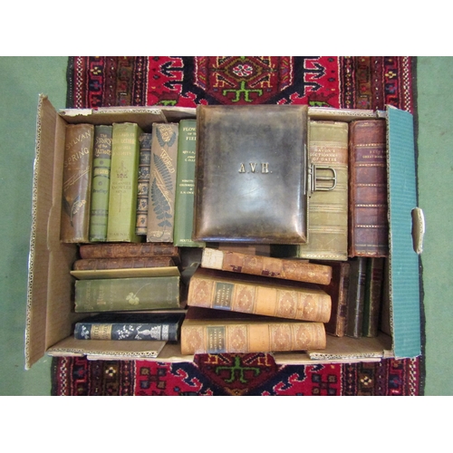 4276 - A box of miscellaneous books to include 