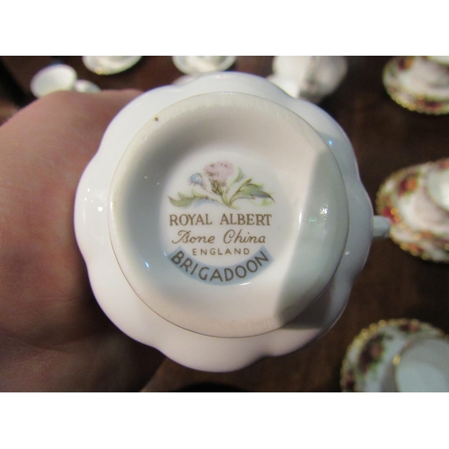 4070 - A quantity of Royal Albert tea ware: 'Old Country Roses' and 'Brigadoon'