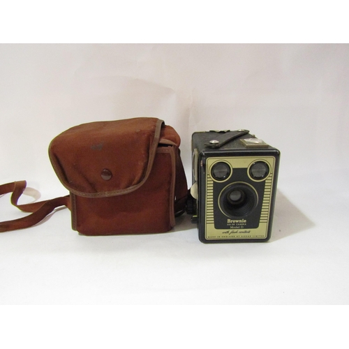 4354 - A cobbler's last, Brownie camera and a Radius primus stove