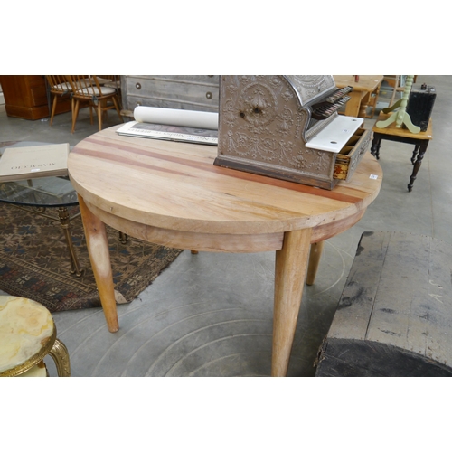 2277 - A 3ft circular hardwood table