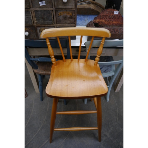 2019 - A pine kitchen chair bergere seat painted blue, a knife back elm seated chair and a pine bar stool