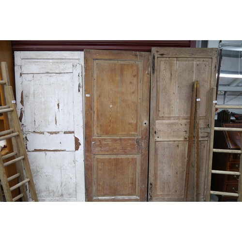 2087 - Two painted Georgian pine doors plus two Georgian pine doors   (R) £20