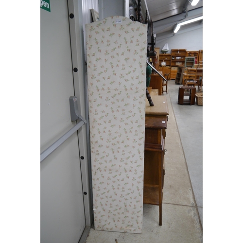 2165 - A four fold room screen with floral fabric   (E) £8-12