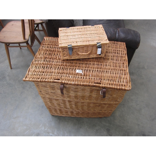 2479 - A quantity of wicker ware including picnic hampers