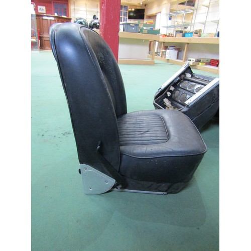 6028 - A pair of leatherette Classic Rover seats