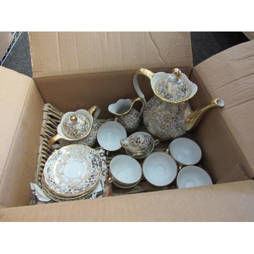 1462A - A Z & Co Tirschenreuth, Bavaria Circa 1960 white and gold twelve piece coffee set, including coffee ... 