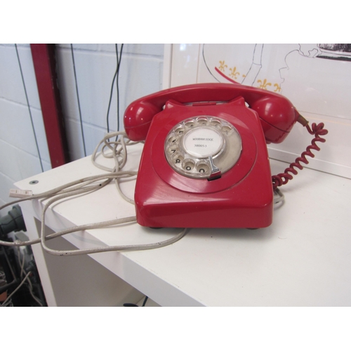 1380 - An Anglepoise white table lamp and a red telephone (2)