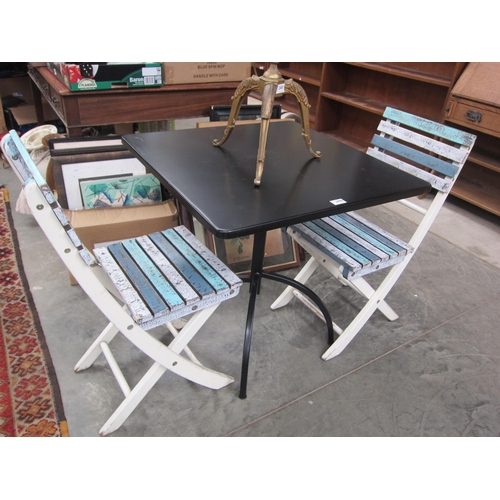 2282 - A metal cafe table and two wooden chairs        (M)