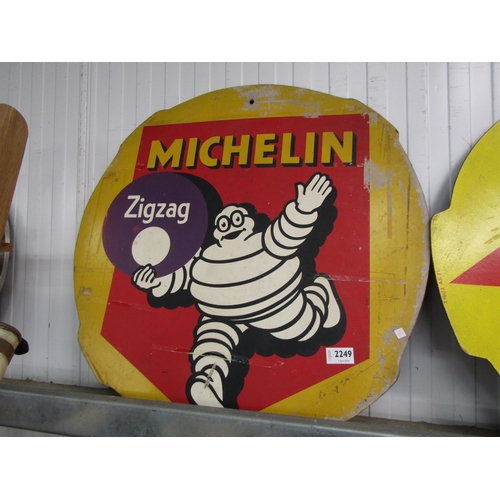 2249 - A circa 1950's Michelin 'Zigzag' advertising board 63cm x 63cm             (C)