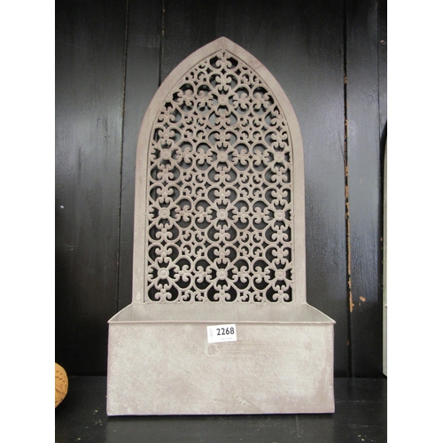 2268 - A wall hanging metal planter        (C)