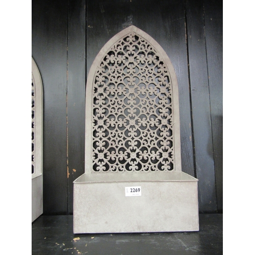 2269 - A wall hanging metal planter     (C)