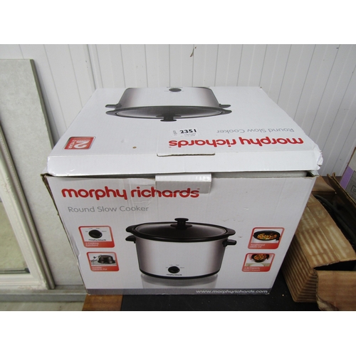 2351 - An unused Morphy Richards slow cooker       (C)