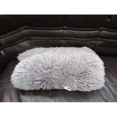 2388 - Two sheep skin rugs beige and grey (2)