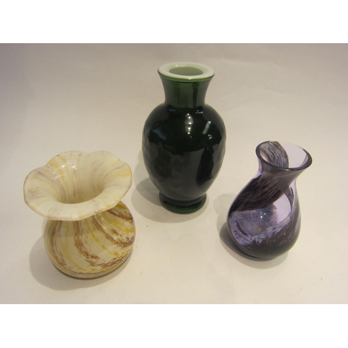 4442 - Two art glass vases and a green Peking glass vase, 16.5cm tall (3)   (R) £25