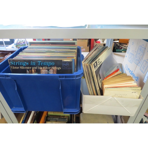 1121 - A collection of assorted vinyl LP records and 7