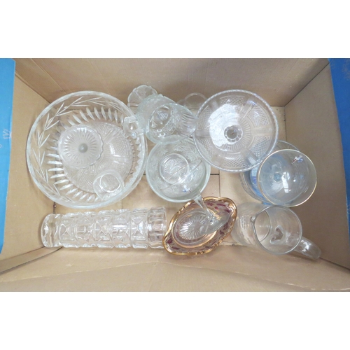 1122 - A box of miscellaneous glassware to include cut glass bowl, a pair of Babycham glasses, etc.