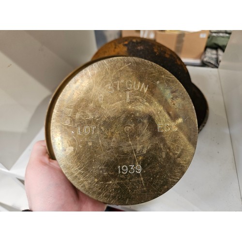 8106 - A WWII trench art brass shell case base converted into a dish / ashtray, marked 37’’ gun 1939 to bas... 