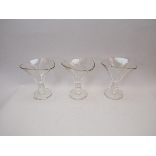 1208 - A set of six glass ice cream/sundae dishes  (E)  £10-20