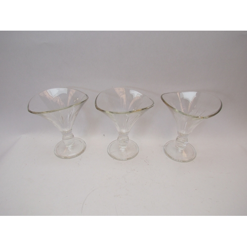 1208 - A set of six glass ice cream/sundae dishes  (E)  £10-20