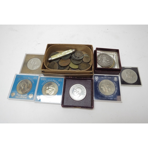 1241 - Mixed British and foreign coinage including two Victoria Jubilee head crowns and Elizabeth II commem... 